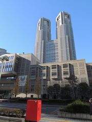 新宿西口から都庁へ