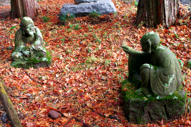 秋の石仏
