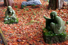 秋の石仏