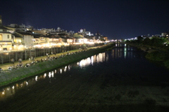 四条大橋の上で-2