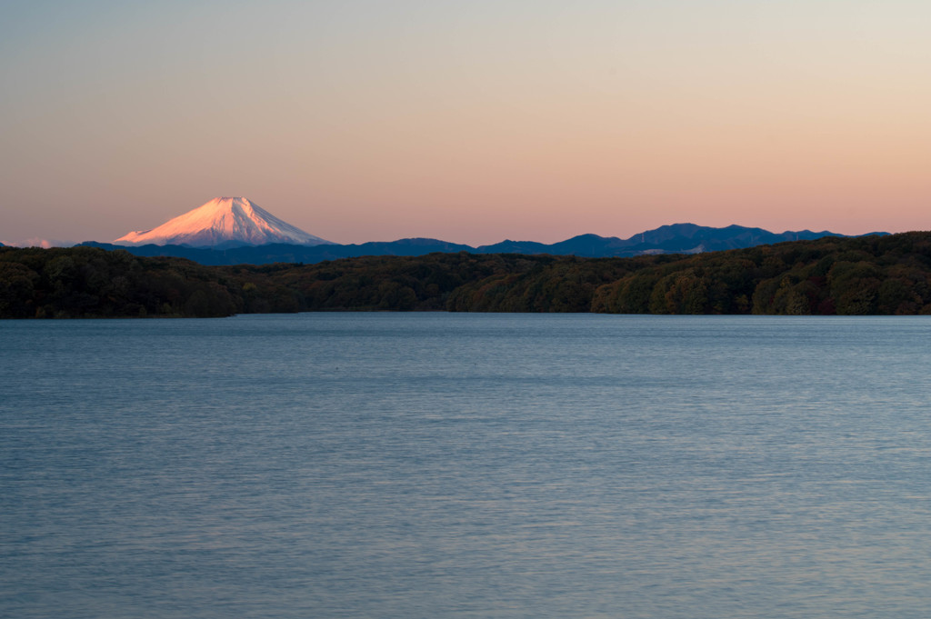 曙光差す富士山