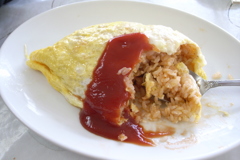 駅前食堂のオムライス