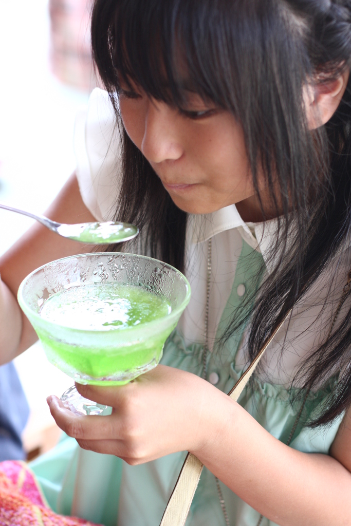 ためらい中