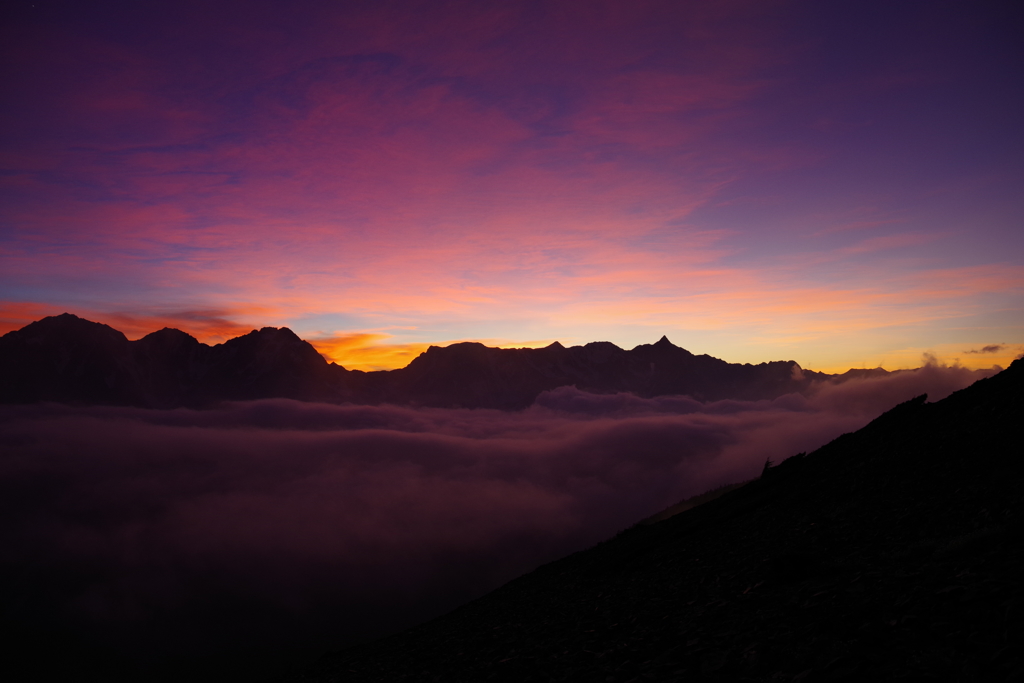 夕刻の穂高連峰