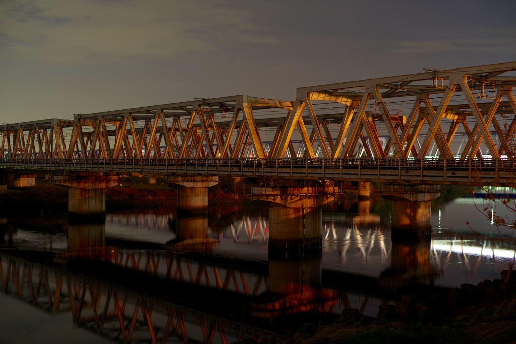 夜の鉄橋