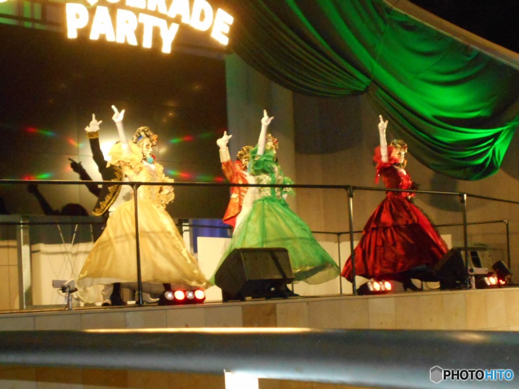 ホテル内でショ-