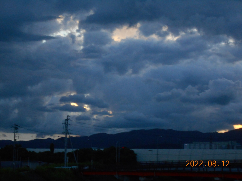 雲だらけ