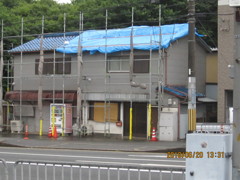 地震で屋根が壊れた