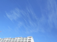 青空に流れ雲
