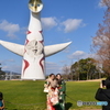 見守る太陽の塔