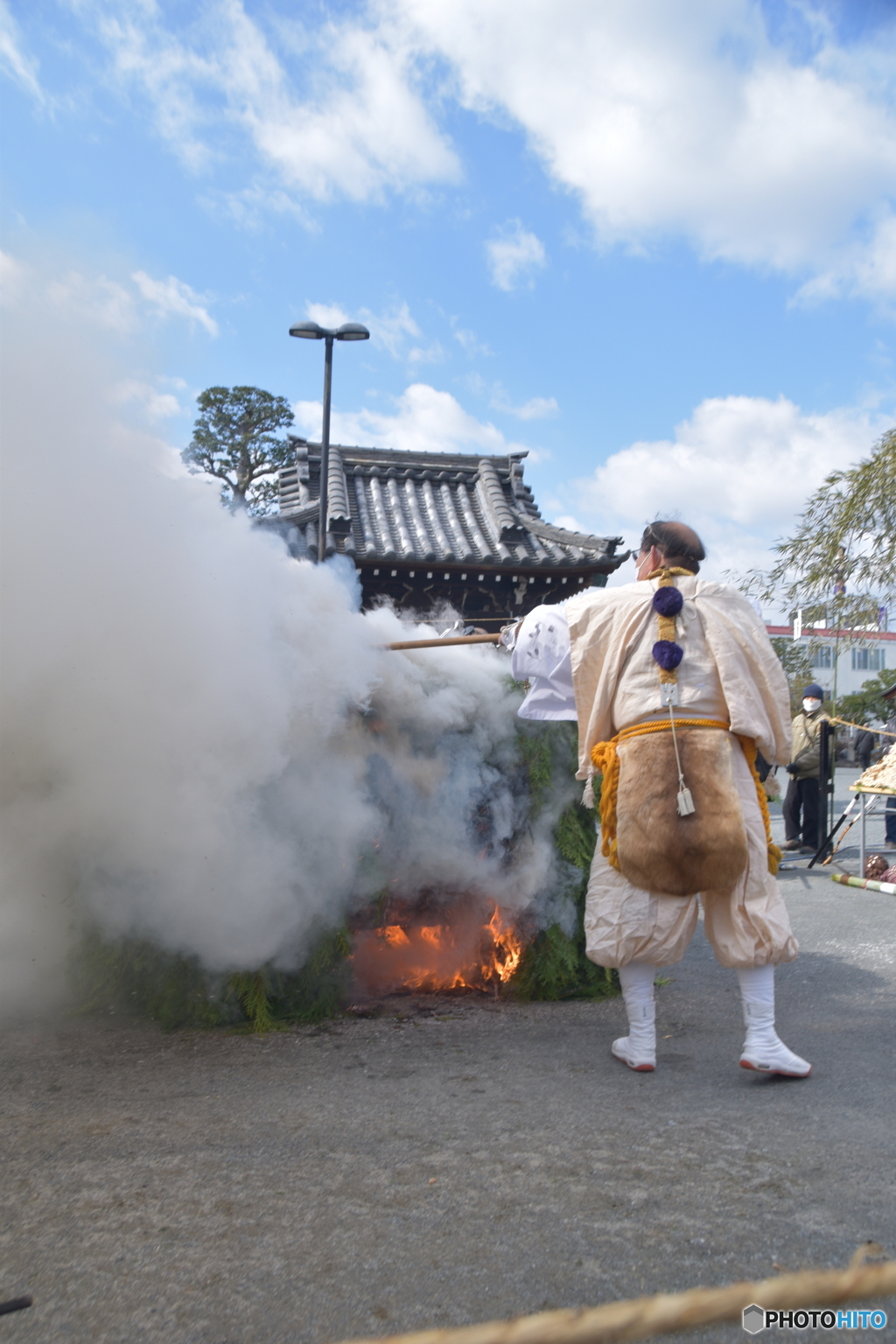 燃えろ、燃えろ天まで