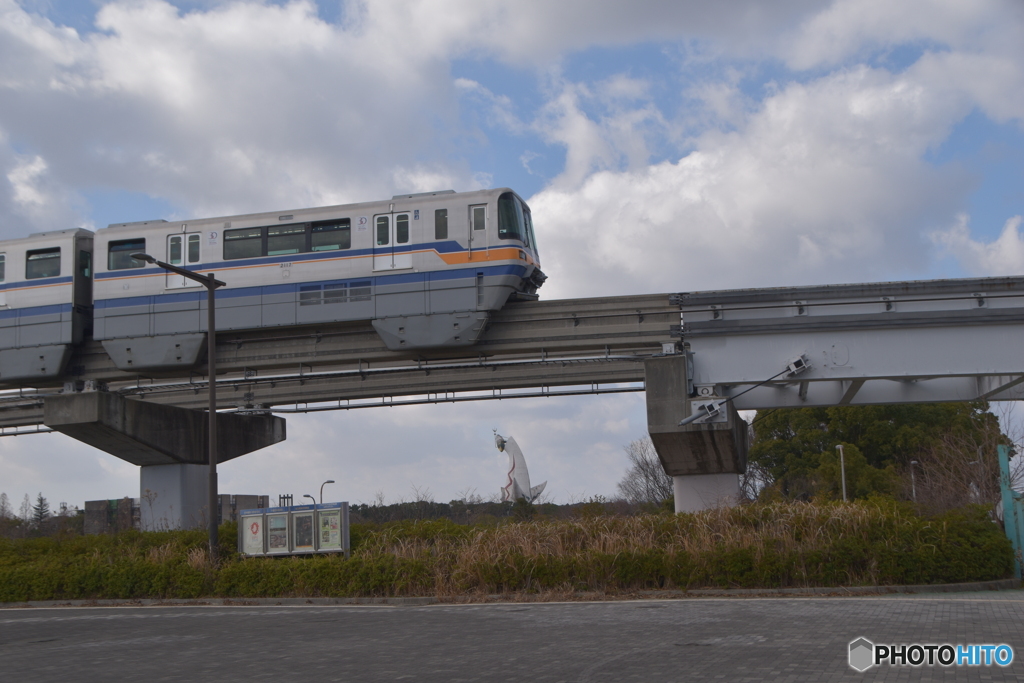 モノレ－ル、と太陽の塔