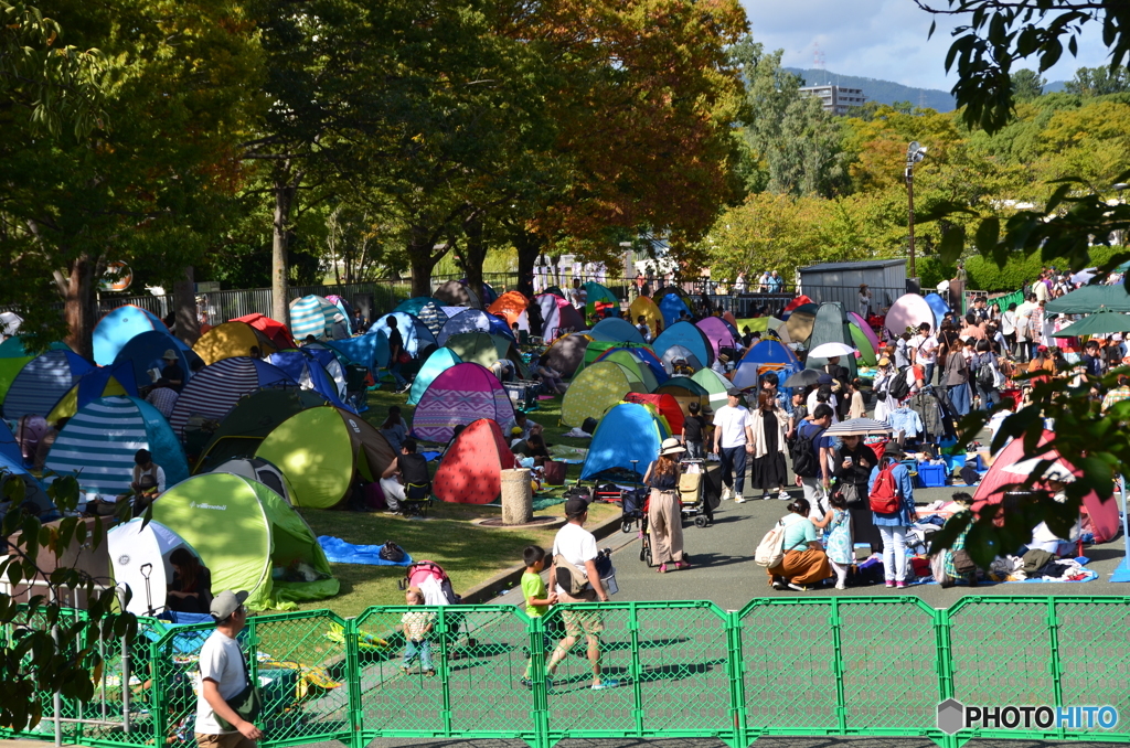 太陽の塔広場で