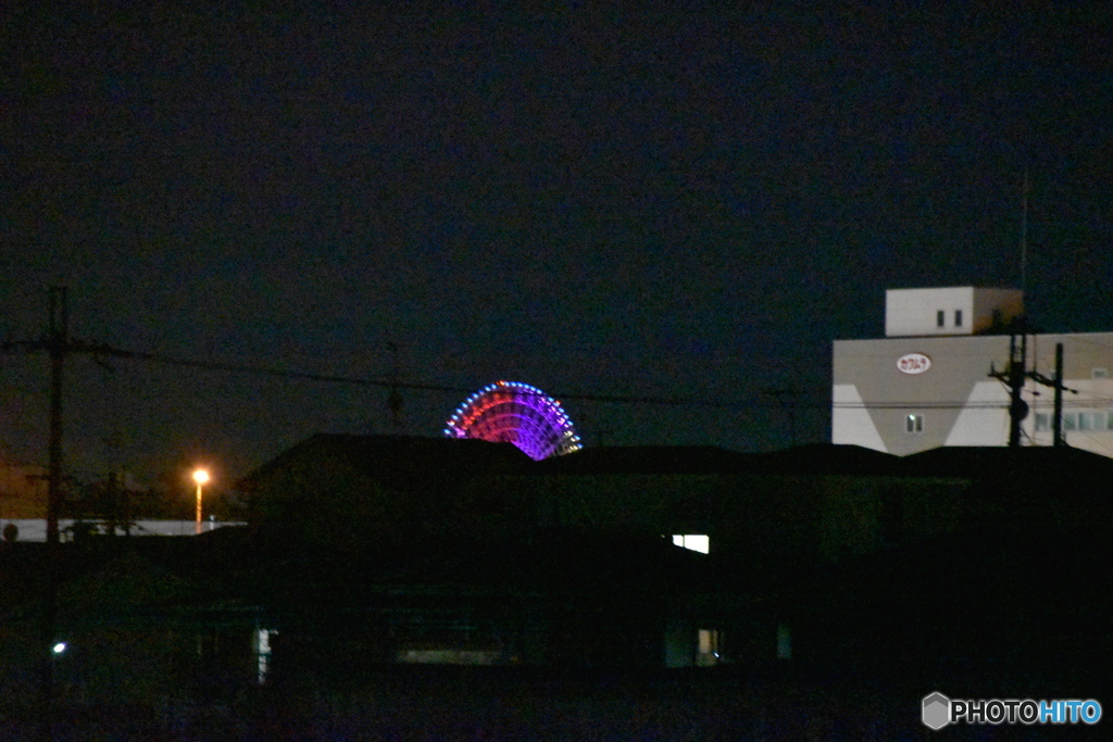 夜の観覧車