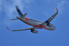 Jetstar Airbus A320-200 NGO Low Pass