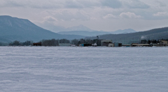 畑はまだ雪原