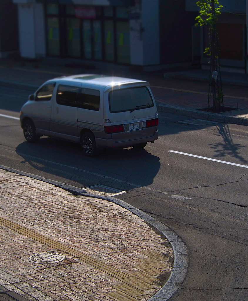 朝のマンホール蓋 1