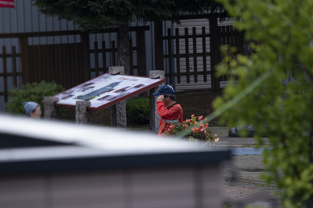 小雨上がりの立ち話