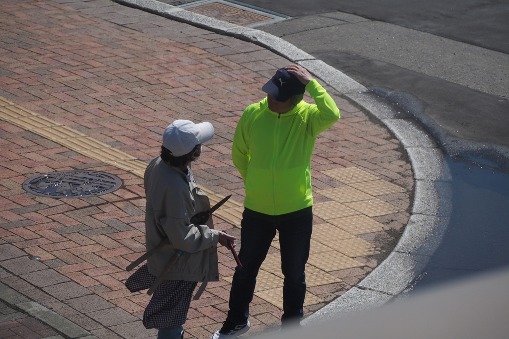 危なそうな　立ち話