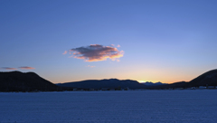 クマネシリ岳に陽が沈む