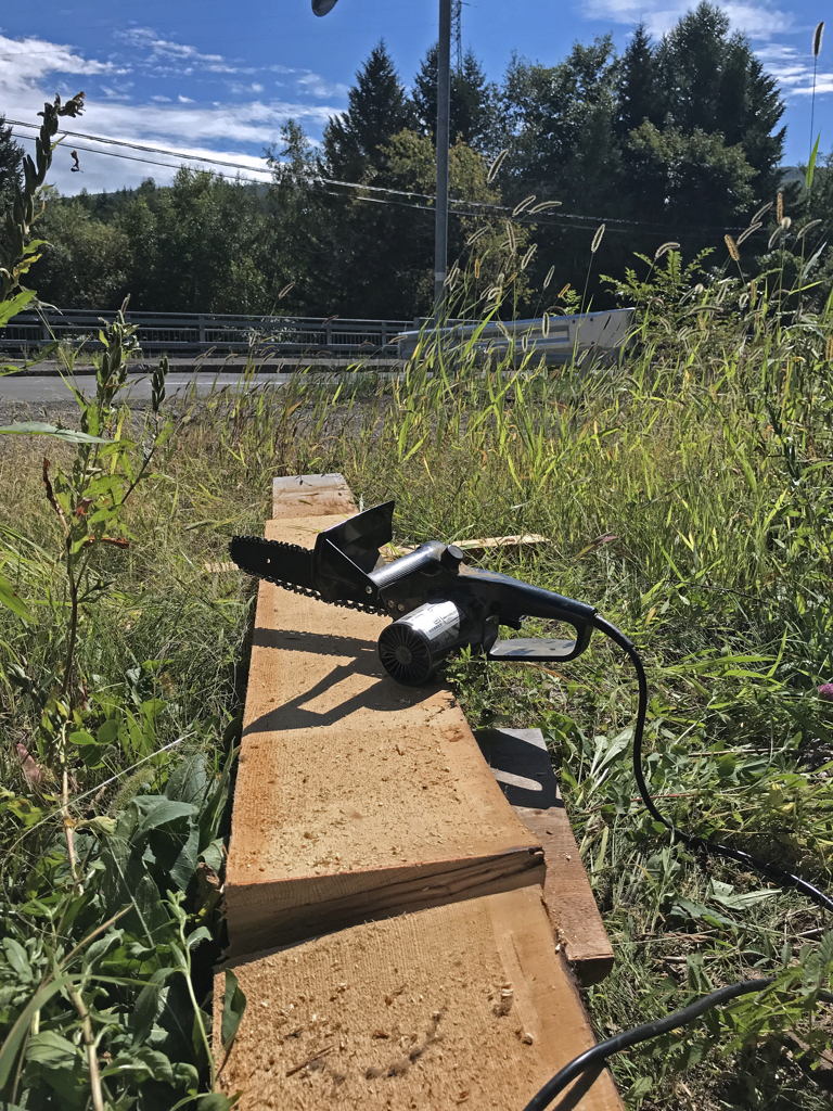 汗吹き出る 炎天作業