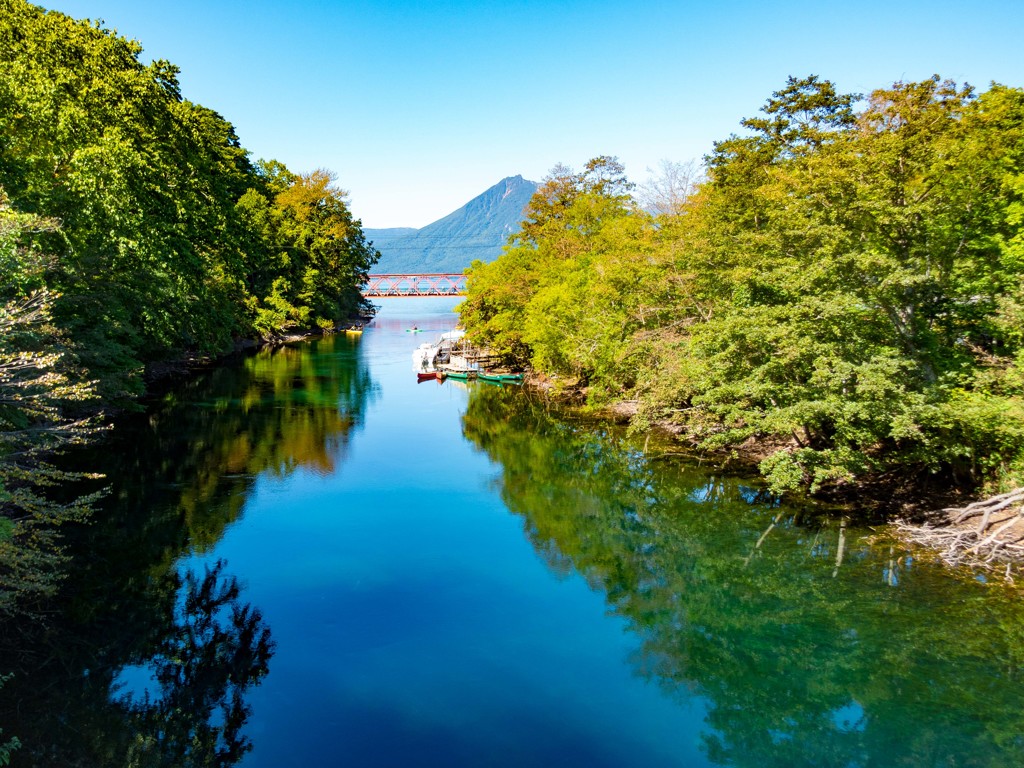 夏の鏡面
