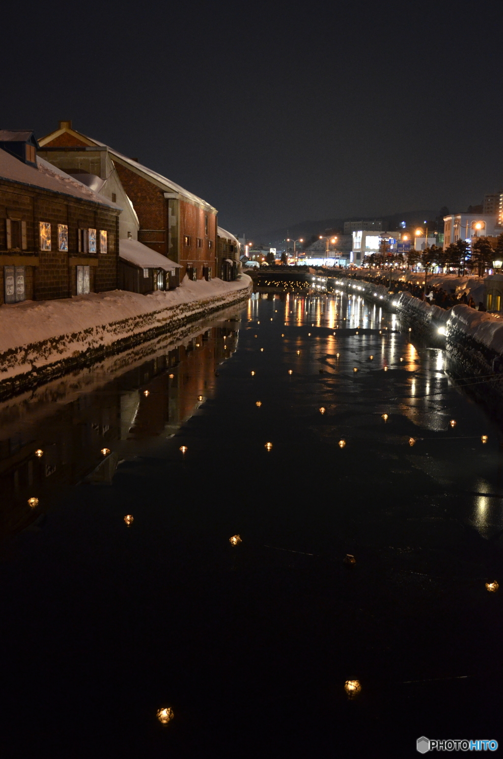 雪灯りの小樽運河