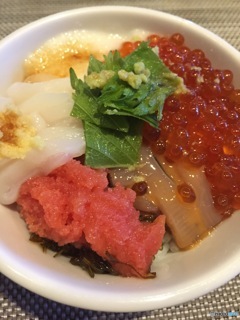 北海道旅的な朝丼