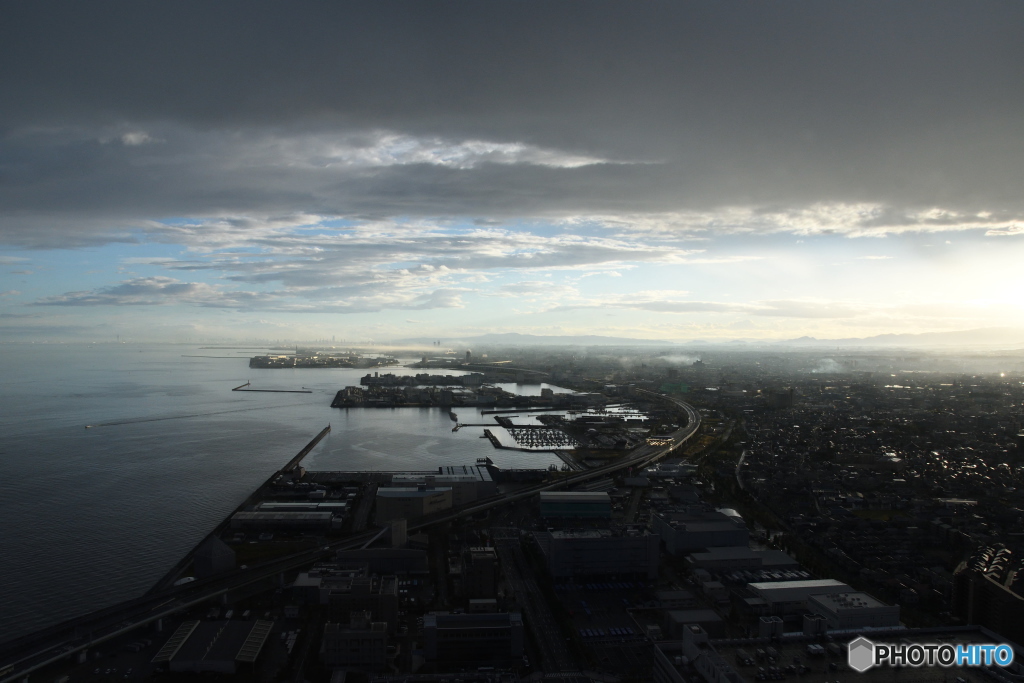 雨雲　石垣島へ着陸