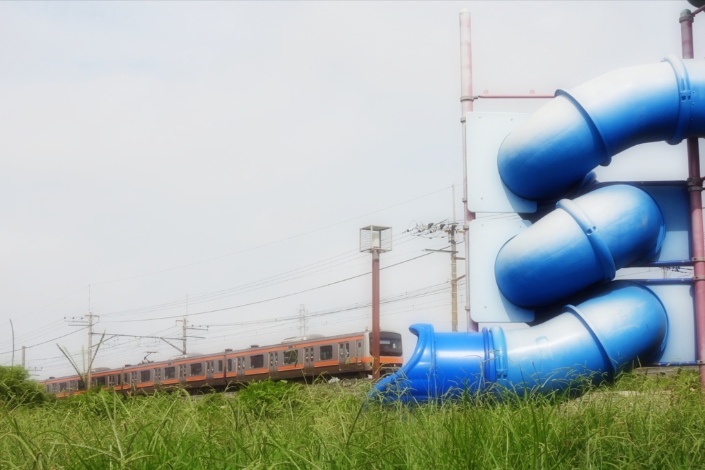 電車が吸い込まれいく～っ！(笑)