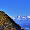 紅葉と雪山