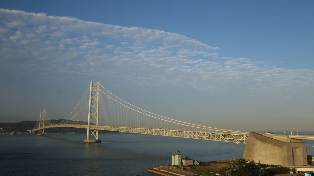 東京ドーム一つ分のコンクリートの塊が1m動いた。