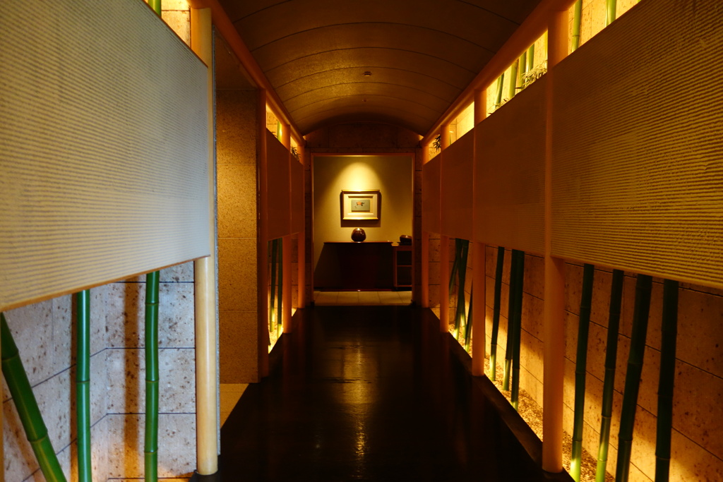 あるホテルの廊下