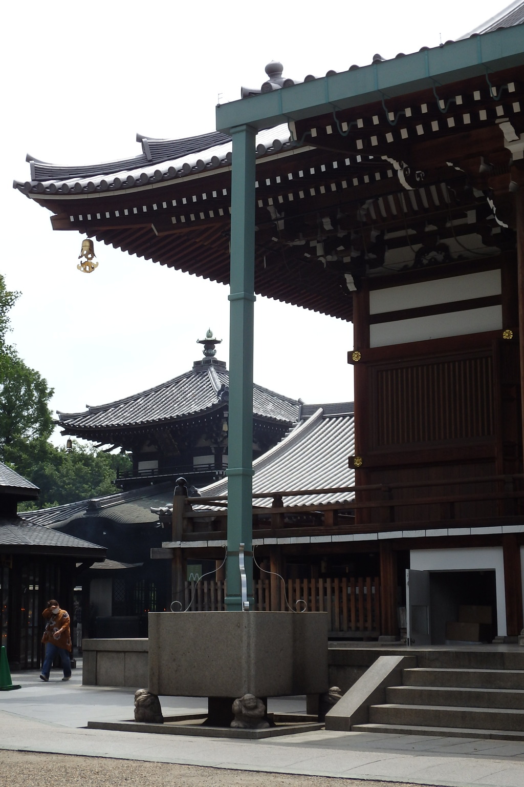 雨樋の石台-一心寺