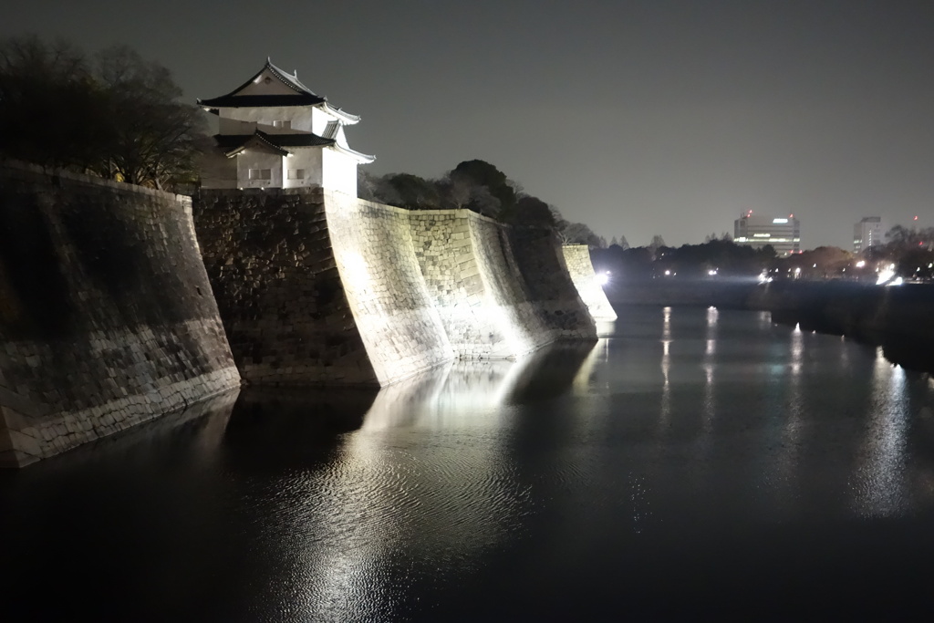 大阪城石垣と六番櫓(archives)