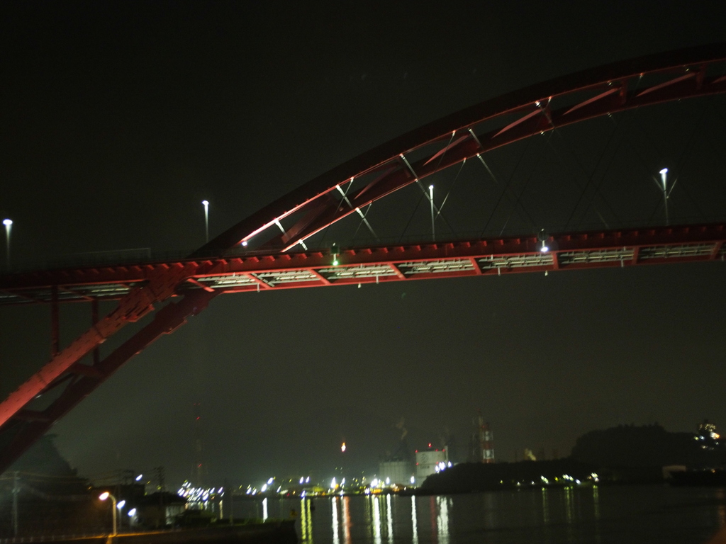 橋の下の夜景