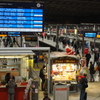 ミュンヘン中央駅の夕暮れ時（クリスマスシーズン）