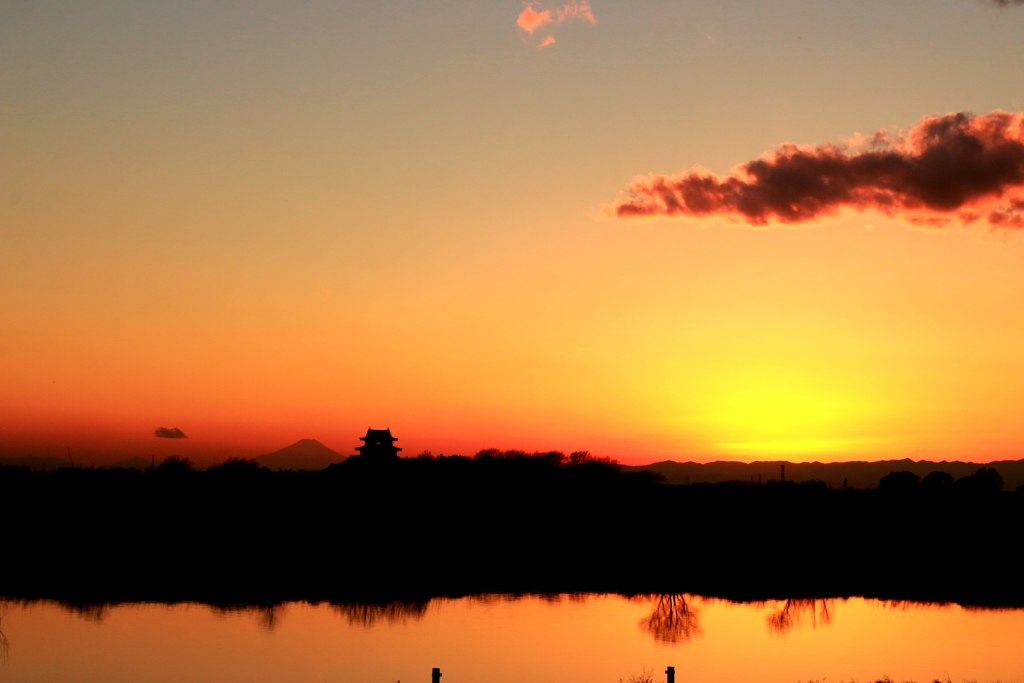 富士と城と夕日（2）