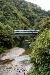 山深の橋梁！