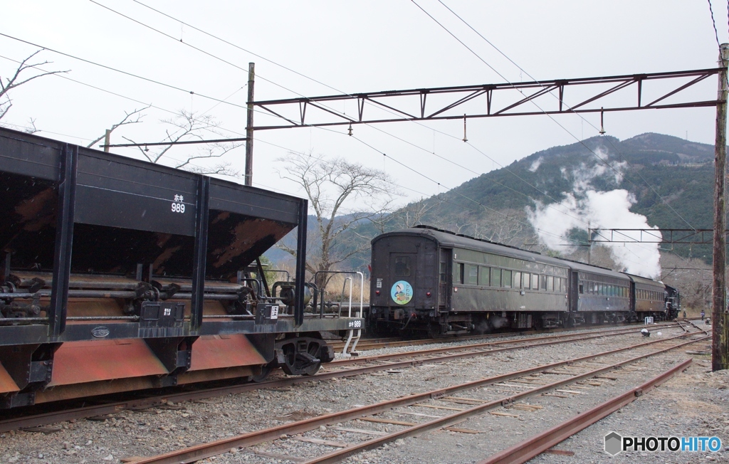 ＳＬ「かわね路」号　家山駅を後に！