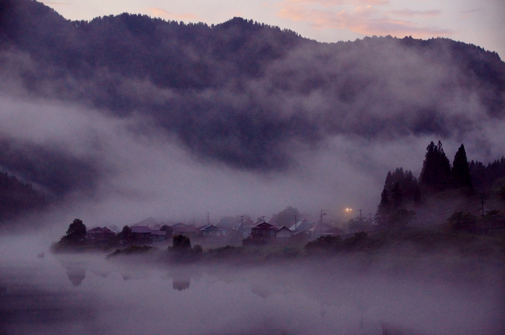 只見線　大志集落の幻想的な風景！