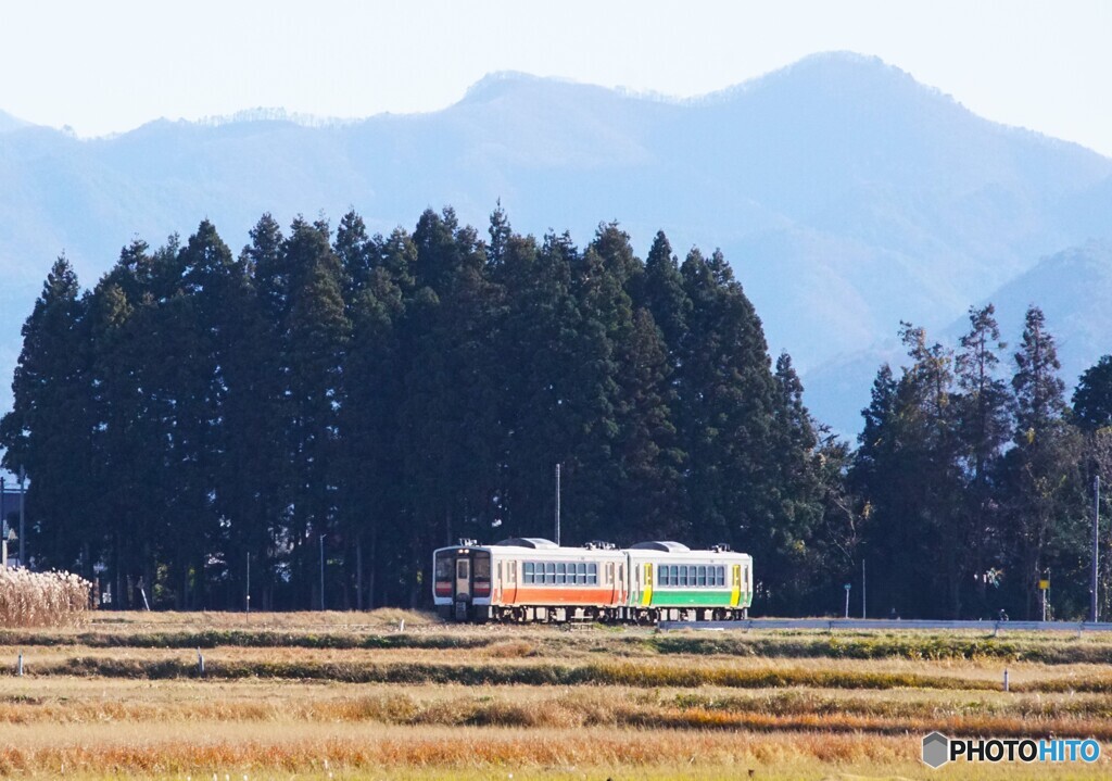 会津盆地を往く小出行きの列車！