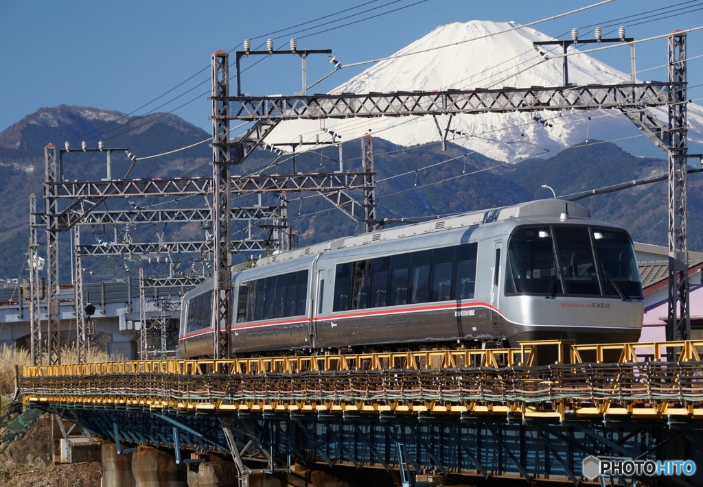 小田急EXEαロマンスカーと富士山！