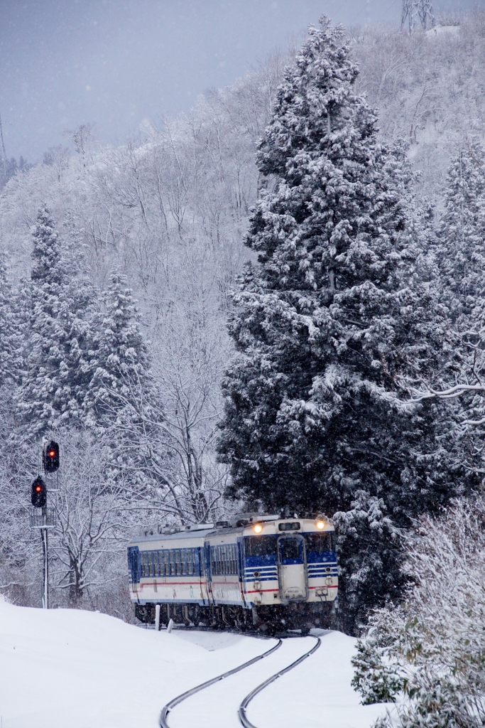 小出行き　大白川駅を後にして！