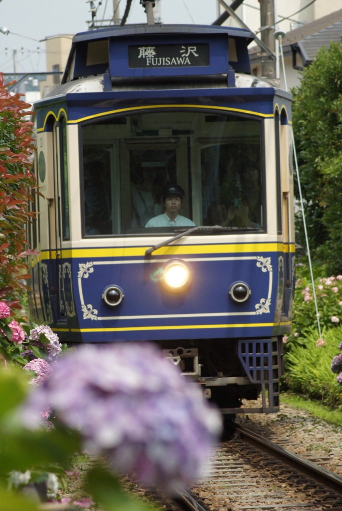 江ノ電レトロ調新鋭車両！