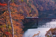 紅葉の中の第３橋梁！