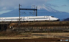 東海道新幹線と富士山！