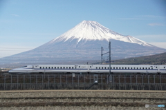 東海道新幹線と富士山　定番撮影！