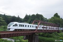真っ白な東武特急スペーシアX