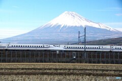 離合の新幹線と富士山！